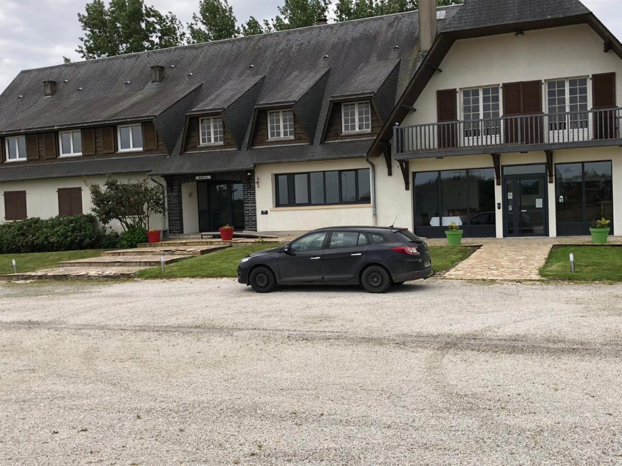 La Cle Des Champs Hotel Le Teilleul Exterior photo